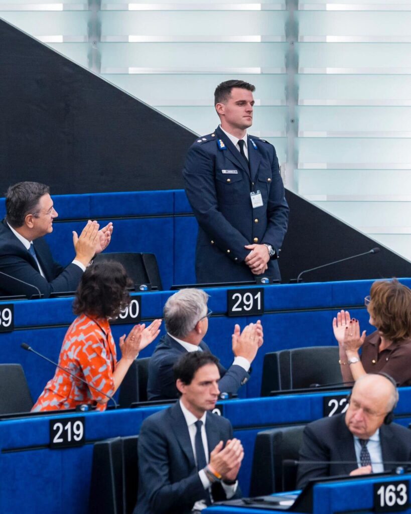 Timitikí Diákrisi stin Evrópi - Íroes Pyrosvéstes stis Flóges