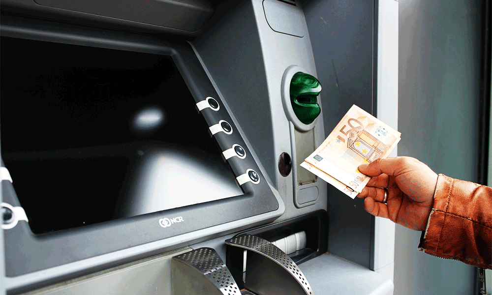 Pliromí Syntáxeon Maḯou 2026 Póte baínoun ta chrímata sta ATM  Analytikó prógramma aná Tameío