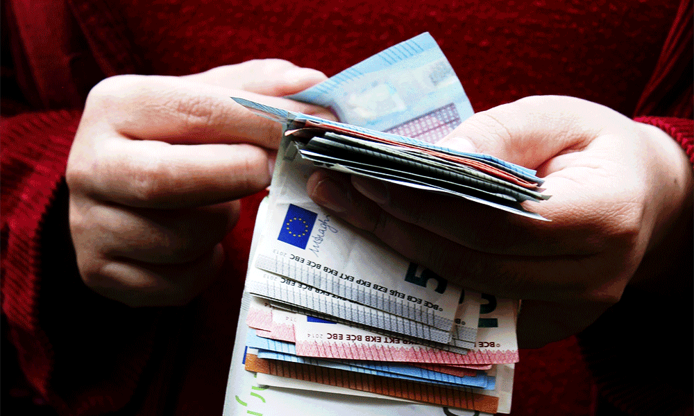 e EFKA Pistónontai anadromiká se 6264 syntaxioúchous